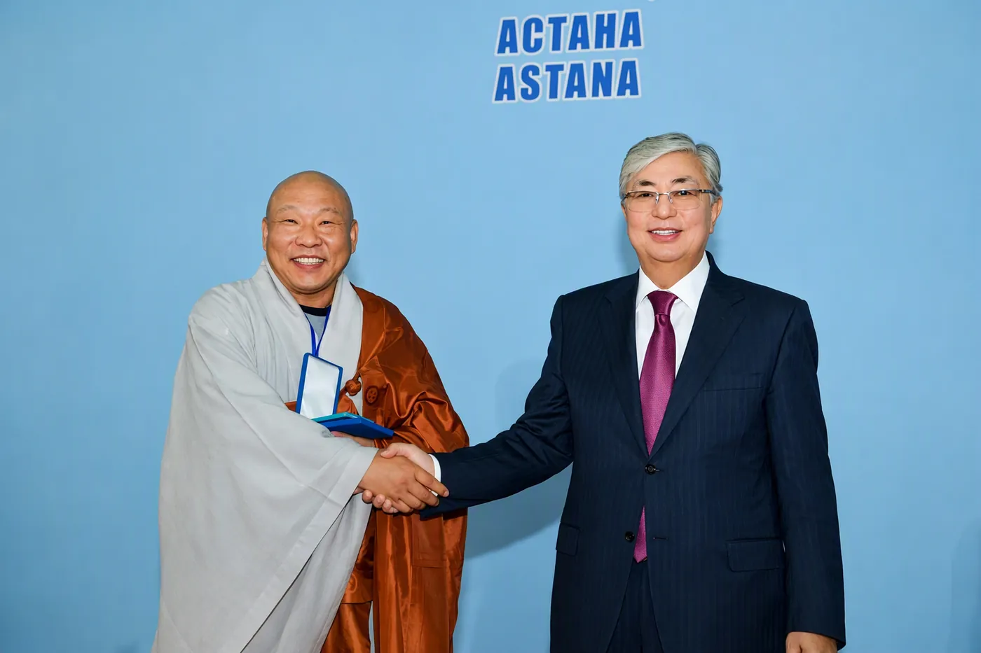 Venerable Joju Sunim at the award ceremony in Astana