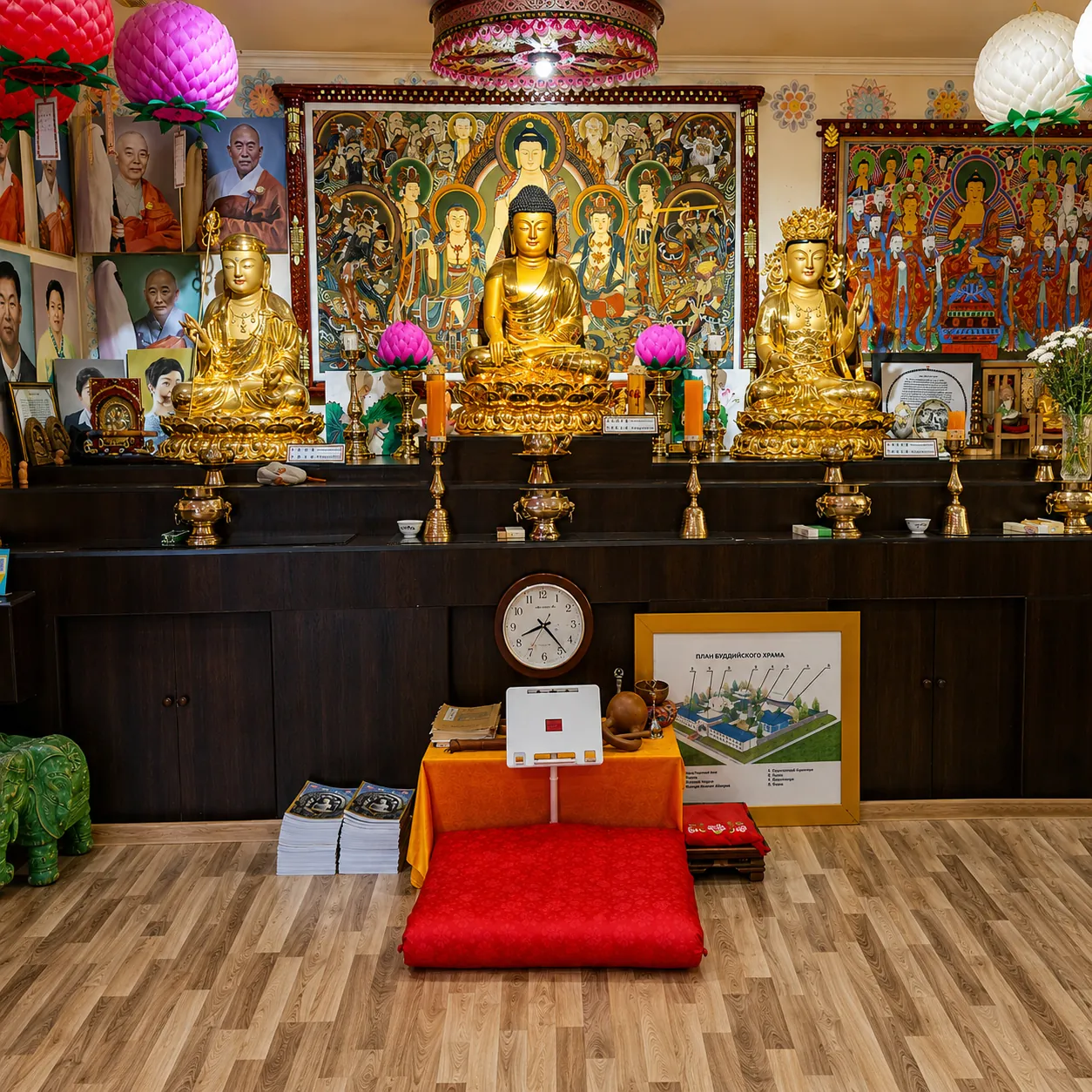 The altar at Jaeunsa: a Buddha statue, candles and offerings